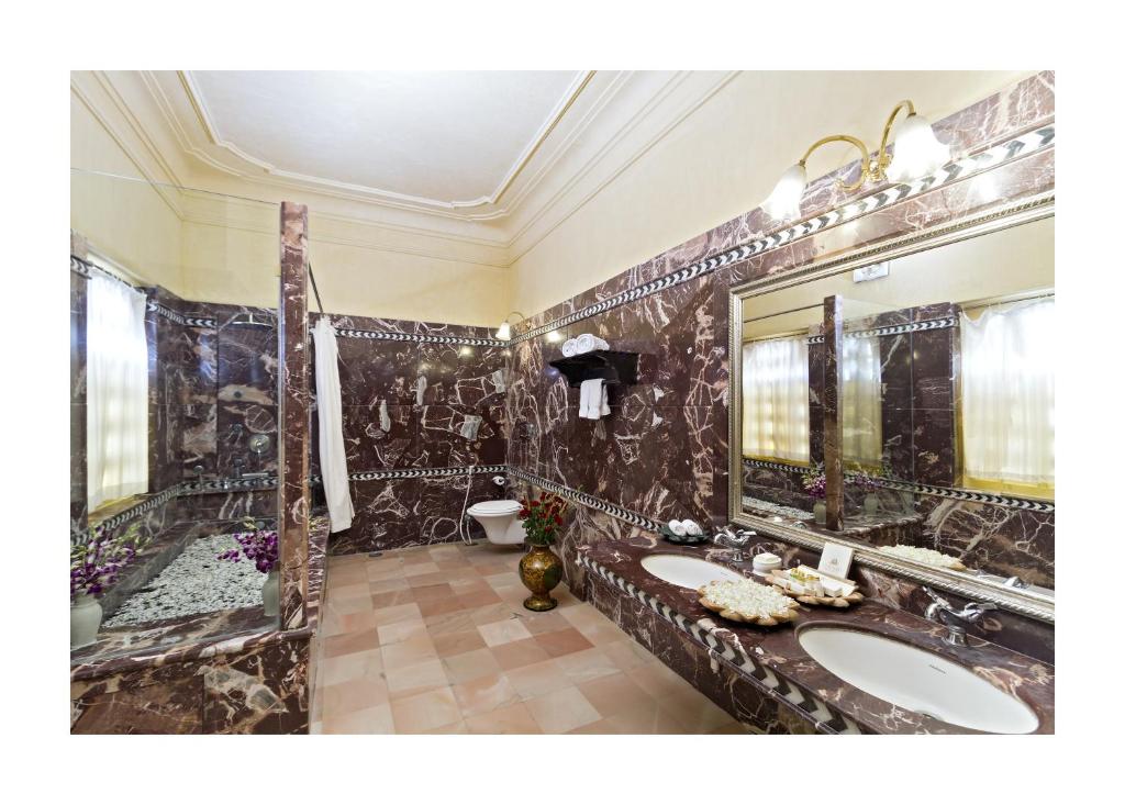 Chunda Palace